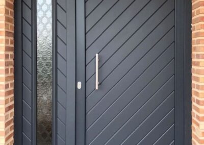 puerta pvc en negro