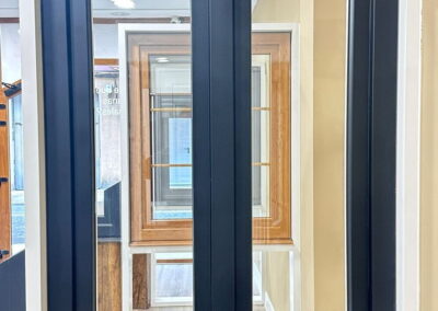 ventana pvc s82 en azul