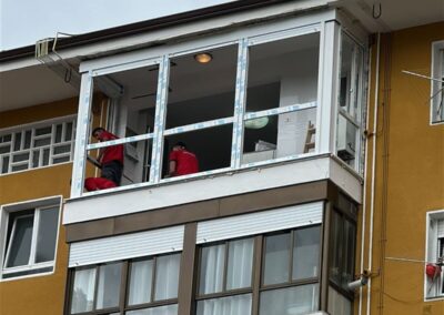 cerramiento de balcon en edificio